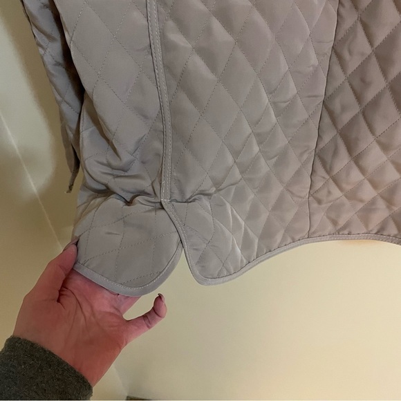 Fen-nelli limited edition quilted beige clasp button closure jacket. - Picture 7 of 10